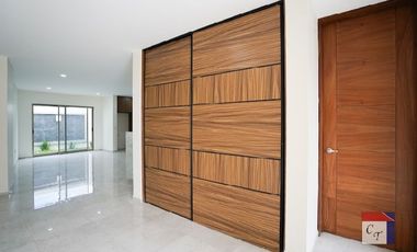 CASA EN VENTA ARGENTA