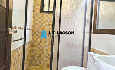 𝗛𝗼𝘂𝘀𝗲 𝗳𝗼𝗿 𝗥𝗲𝗻𝘁 𝘄𝗶𝘁𝗵 𝗦𝘄𝗶𝗺𝗺𝗶𝗻𝗴 𝗣𝗼𝗼𝗹 𝗶𝗻 𝗩𝗮𝗹𝗲𝗻𝗰𝗶𝗮, 𝗡𝗲𝗴𝗿𝗼𝘀 𝗢𝗿𝗶𝗲𝗻𝘁𝗮𝗹