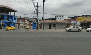 Terreno comercial esquinero de venta en Portoviejo