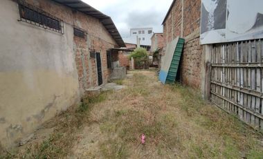 Terreno comercial esquinero de venta en Portoviejo