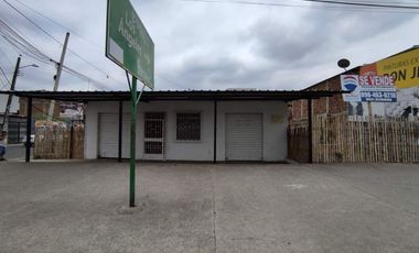 Terreno comercial esquinero de venta en Portoviejo