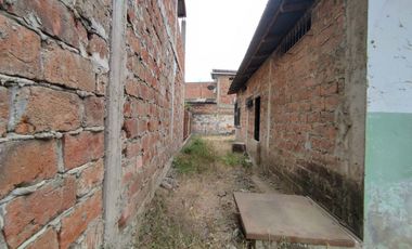 Terreno comercial esquinero de venta en Portoviejo