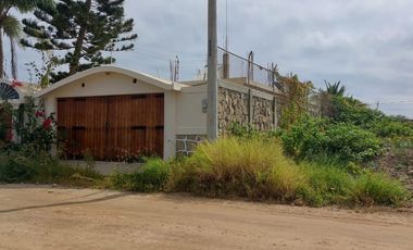 SOLAR , EN SALINAS, CERCA A LA  AVDA. CARLOS ESPINOZA Y A SUPERMAXI