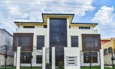 Suite 2 Building San Luis: Se Vende Apartamento en Cotacachi