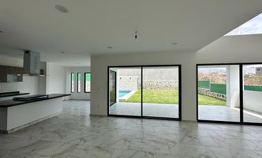 CASA EN VENTA EN LOMAS DE COCOYOC