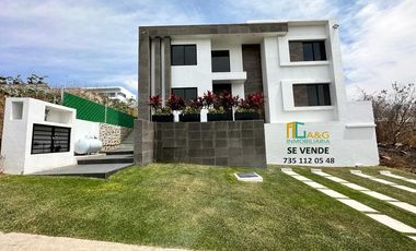 CASA EN VENTA EN LOMAS DE COCOYOC