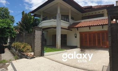 DIJUAL / DISEWAKAN RUMAH MEWAH PEMUDA DEKAT PLAZA RENON DENPASAR, BALI