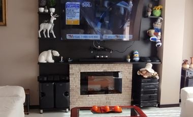 ELEGANTE Y MODERNA CASA