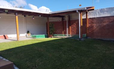 ELEGANTE Y MODERNA CASA