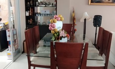 ELEGANTE Y MODERNA CASA
