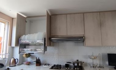 ELEGANTE Y MODERNA CASA