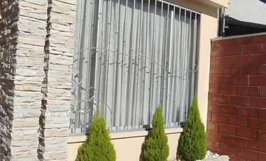 ELEGANTE Y MODERNA CASA