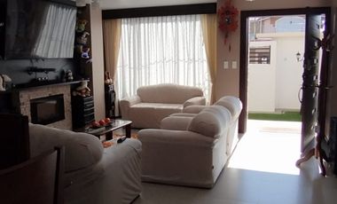 ELEGANTE Y MODERNA CASA