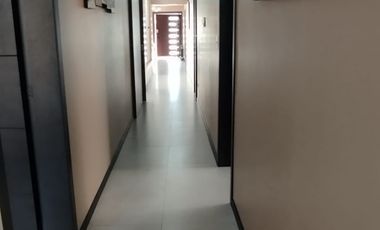 ELEGANTE Y MODERNA CASA