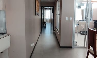 ELEGANTE Y MODERNA CASA