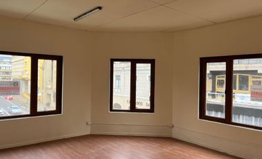 Se arriendan Oficinas Centrales 35 mts2 hasta 45 Mts2 en pleno centro Valdivia, Chile
