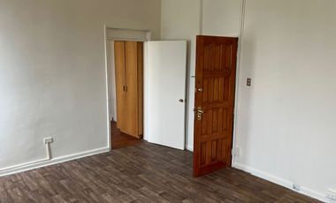 Se arriendan Oficinas Centrales 35 mts2 hasta 45 Mts2 en pleno centro Valdivia, Chile