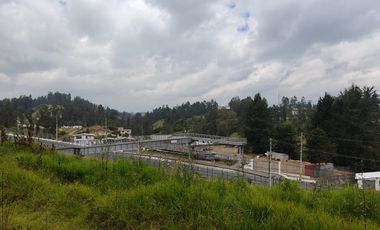 Venta de 10.277M2 en la vía Principal, carretera Panamericana, Vía a Pintag 9 9 9 0 1 0 2 3 2