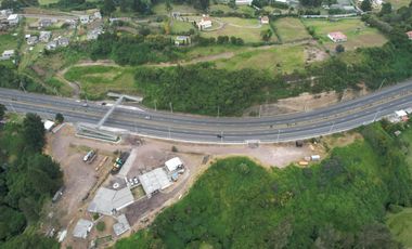 Venta de 10.277M2 en la vía Principal, carretera Panamericana, Vía a Pintag 9 9 9 0 1 0 2 3 2