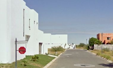 ¡APROVECHA ESTA INCREÍBLE OPORTUNIDAD PARA HACER CRECER TU PATRIMONIO! Casa en REMATE BANCARIO Residencial Longoria, Nuevo Laredo, Tamaulipas