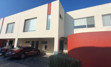 Amplia y Hermosa Casa en Renta en Metepec a 2 Cuadra De Av Tecnológico y Av Las Torres a Unos Pasos De La Estación Del Tren Tecnológico