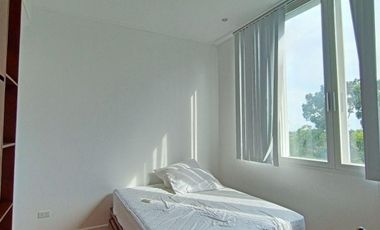 Fully Furnished 3 Beds House and Lot with Swimming Pool (inside in high end subdivision, overlooking mountain breeze)