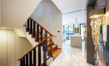 Sale with Tenant Quarter 31