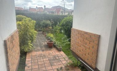 Oportunidad departamento en venta con 110m2C en los Multifamiliares El Jardín – Cuenca