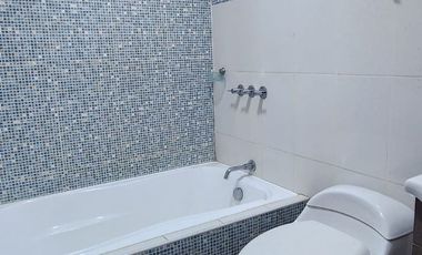 Venta de casa de 4 pisos en Barrios Altos