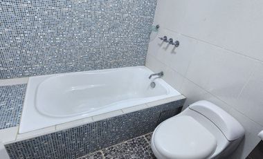 Venta de casa de 4 pisos en Barrios Altos