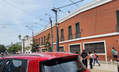 Venta de casa de 4 pisos en Barrios Altos