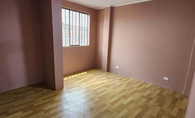 Venta de casa de 4 pisos en Barrios Altos