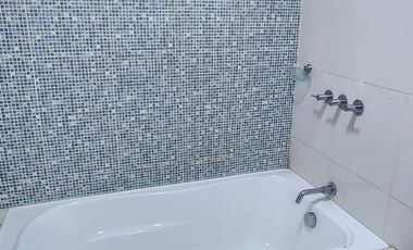 Venta de casa de 4 pisos en Barrios Altos