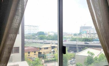 For Sale: Your Paranque Lifestyle Starter – A Semi-Furnished Condo in Woodsville Viverde Mansions