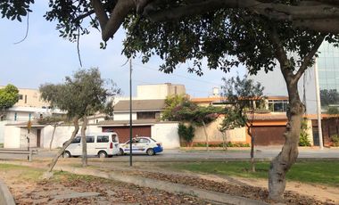 Oportunidad Única Para Invertir en un Terreno Privilegiado en San Isidro