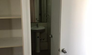 Se arrienda lindo dep 1D1B Metro Hospitales