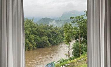STUNNING VILLAS AND DOME TENTS WITH JACUZZIS ON 80 METERS OF RIVERSIDE ON THE KWAE YAI RIVER!!!