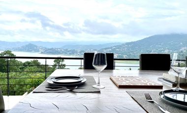 EXCEPCIONAL CASA EN VENTA EN AVANDARO, CON VISTA AL LAGO.