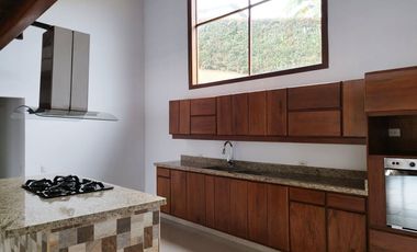 PR19380 Casa Comercial en arriendo en el sector La Mina