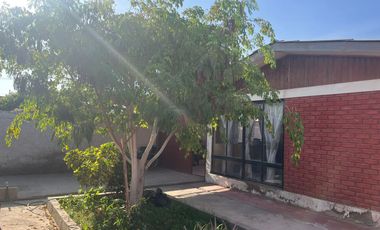 Venta casa en avenida Edmundo Flores, sector sur de Arica