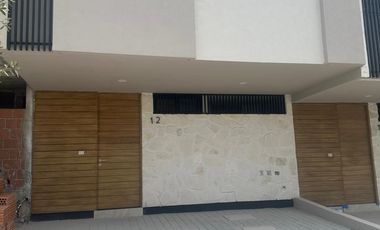 CASA EN VENTA EN ZIBATA/ QUERÉTARO