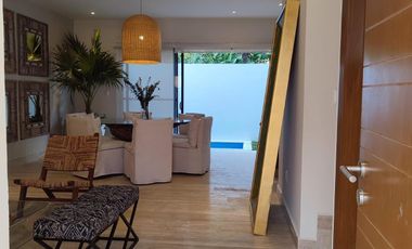 CASA EN VENTA EN CANCÚN, QUINTANA ROO, RESIDENCIAL ARBOLADA, OPORTUNIDAD!!!