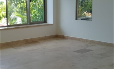 CASA EN RENTA EN YUCATÁN COUNTRY CLUB EN PRIVADA CON AMENIDADES.