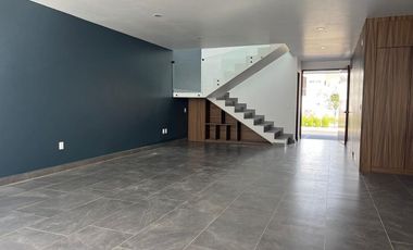 ESPECTACULAR CASA NUEVA EN RENTA EN ZEN LIFE II