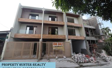 Townhouse in Teachers Village with 4 Bedrooms and 2 Car Garage PH2732