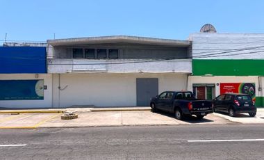 Local Comercial sobre Avenida Cuauhtémoc, 12.50m de frente ideal cualquier negocio