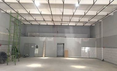 Local Comercial sobre Avenida Cuauhtémoc, 12.50m de frente ideal cualquier negocio