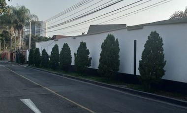 VENTA DE CASA COMO TERRENO DE 1140m2 EN EXCLUSIVA ZONA DE SANTIAGO DE SURCO