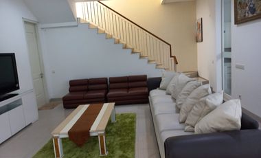 disewakan/dijual  rumah the mansion pakuwon indah dekat PTC dan supermall