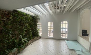 CASA en  Zona Centro Frente al Parque de la Música